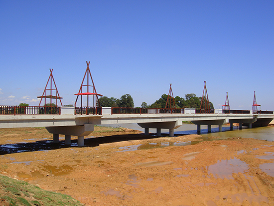 2009 – Malagasy government / By-Pass bridge connecting National road 7 and Ankadievo Antananarivo construction works